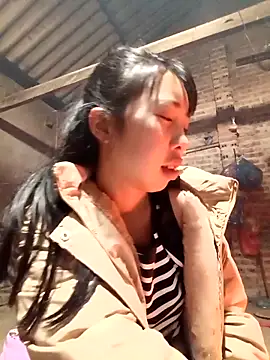 Snapshot of emaame68 chatting on 11/27/25, 11:16 emaame68 online show from 11/27/25, 11:16