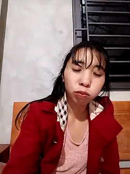 Snapshot of emaame68 chatting on 11/12/25, 01:15 emaame68 online show from 11/12/25, 01:15