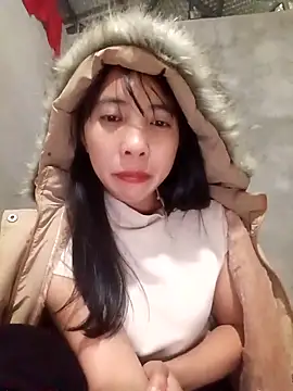 Snapshot of emaame68 chatting on 11/24/25, 01:11 emaame68 online show from 11/24/25, 01:11