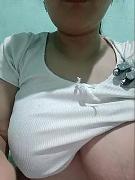 Shiny Babe online show from 05/27/26, 09:55