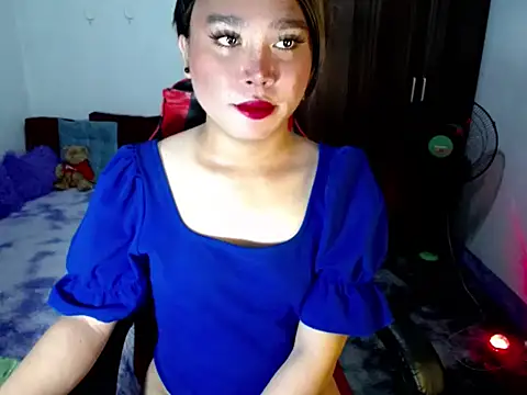 Urassiansweetcummer online show from 04/11/26, 02:30