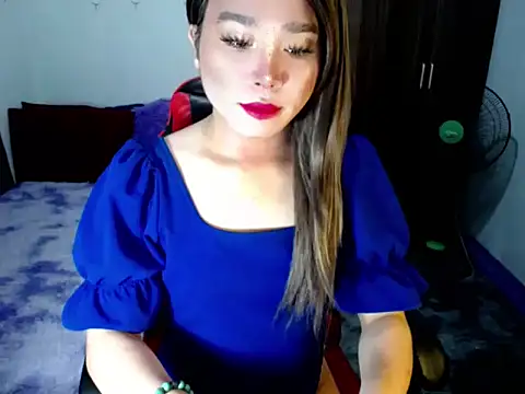 Urassiansweetcummer online show from 11/18/25, 01:10