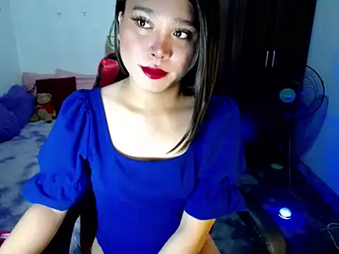 Urassiansweetcummer online show from 06/19/26, 01:00