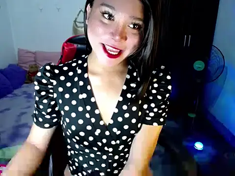 Urassiansweetcummer online show from 06/16/26, 01:49