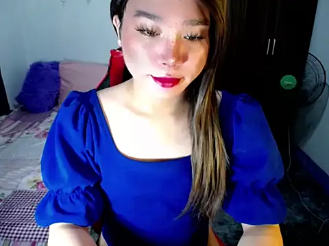 Urassiansweetcummer online show from 10/13/25, 02:13