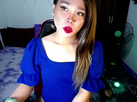 Urassiansweetcummer online show from 12/19/25, 02:15