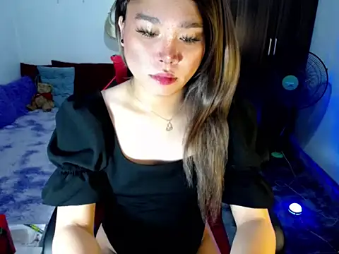 Urassiansweetcummer online show from 03/20/26, 09:38