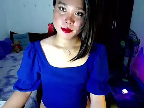 Urassiansweetcummer online show from 04/22/26, 04:08