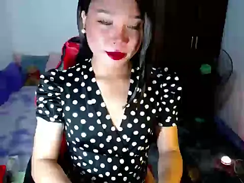 Urassiansweetcummer online show from 05/24/26, 12:54