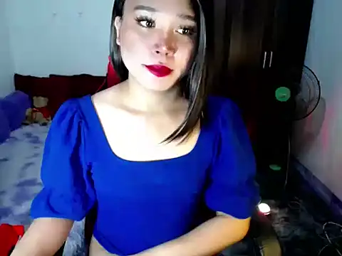Urassiansweetcummer online show from 07/10/26, 12:54