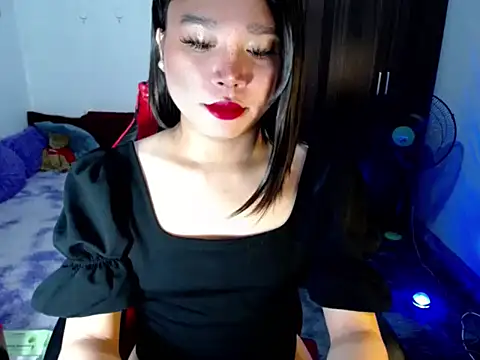 Urassiansweetcummer online show from 05/11/26, 09:56
