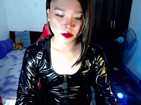 Urassiansweetcummer online show from 05/06/26, 01:53