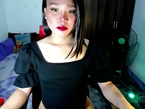 Urassiansweetcummer online show from 05/15/26, 03:59