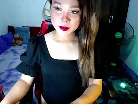 Urassiansweetcummer online show from 03/15/26, 11:56