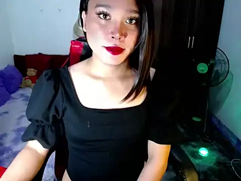 Urassiansweetcummer online show from 06/21/26, 02:06
