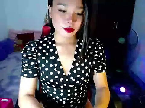 Urassiansweetcummer online show from 06/18/26, 12:53