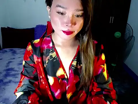 Urassiansweetcummer online show from 10/30/25, 02:10