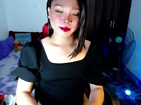 Urassiansweetcummer online show from 05/16/26, 01:59