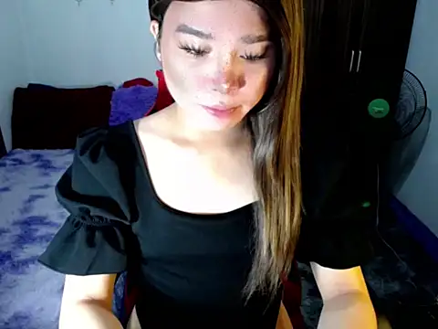 Urassiansweetcummer online show from 11/12/25, 02:15