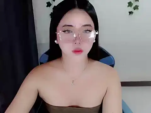 petite paulax online show from 11/13/25, 05:17