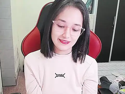 Shulee21 online show from 11/15/25, 01:53