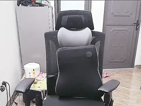 Shulee21 online show from 09/30/25, 01:55