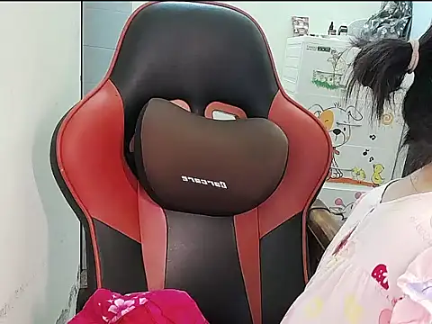 Shulee21 online show from 09/19/25, 01:20