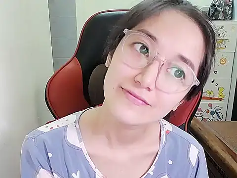 Shulee21 online show from 09/15/25, 02:23