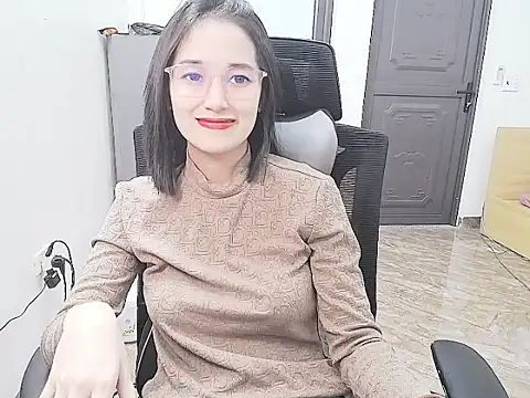 Shulee21 online show from 11/03/25, 03:34