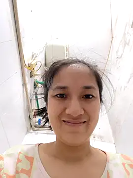 Shulee21 online show from 10/19/25, 06:27