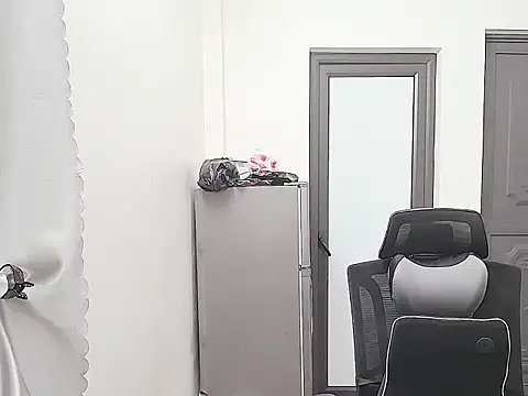 Shulee21 online show from 10/07/25, 02:12