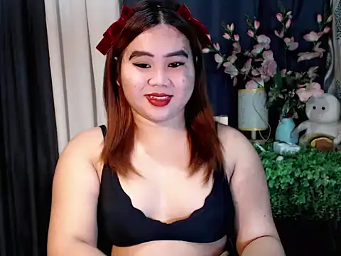 Snapshot of queen_staceyy chatting on 10/20/25, 04:47 queen staceyy online show from 10/20/25, 04:47