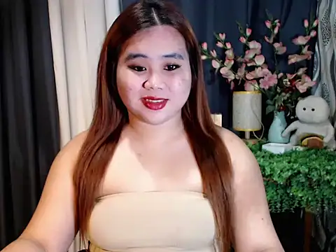 Snapshot of queen_staceyy chatting on 10/13/25, 04:47 queen staceyy online show from 10/13/25, 04:47