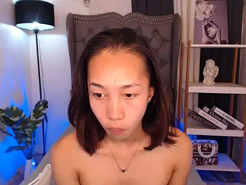 Snapshot of Sweet_kittyxx chatting on 10/02/25, 05:00 Sweet kittyxx online show from 10/02/25, 05:00