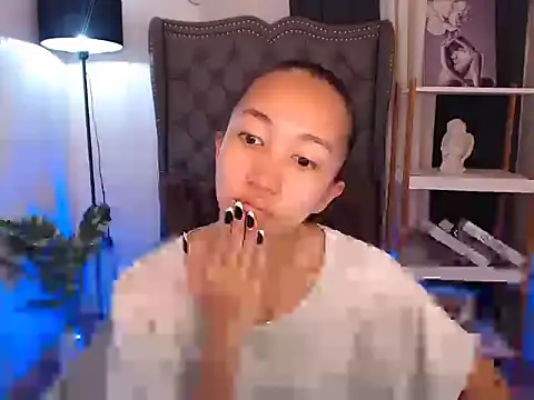 Snapshot of Sweet_kittyxx chatting on 10/22/25, 05:07 Sweet kittyxx online show from 10/22/25, 05:07