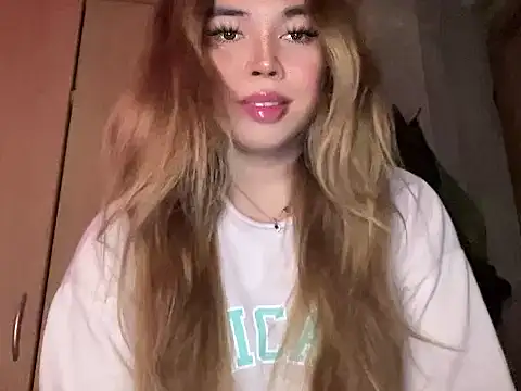 Snapshot of goddessofalltime chatting on 06/17/26, 06:46 goddessofalltime online show from 06/17/26, 06:46
