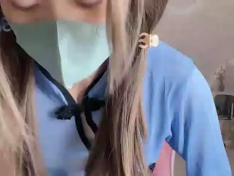  KiuAnh 22 online show from 11/17/25, 04:27