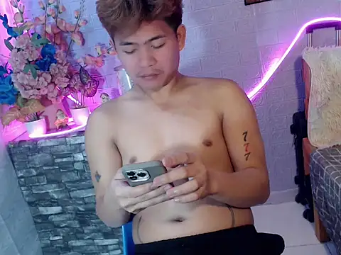 Snapshot of Albertx_Destroyer69 chatting on 05/31/26, 02:28 Albertx Destroyer69 online show from 05/31/26, 02:28