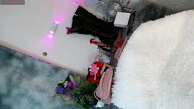 mia holly18 online show from 02/02/26, 04:39