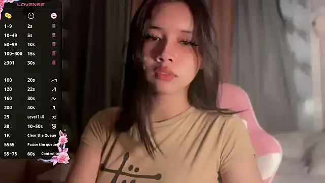 Snapshot of Naughtychen18 chatting on 03/17/26, 12:13 Naughtychen18 online show from 03/17/26, 12:13