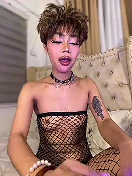 Snapshot of Innocent_yanixx69 chatting on 07/18/26, 08:39 Innocent yanixx69 online show from 07/18/26, 08:39