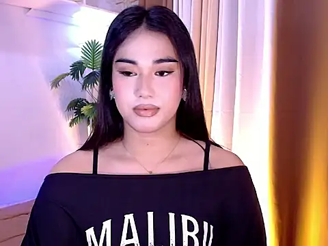 Snapshot of magnificent_kitana chatting on 05/06/26, 05:28 magnificent kitana online show from 05/06/26, 05:28