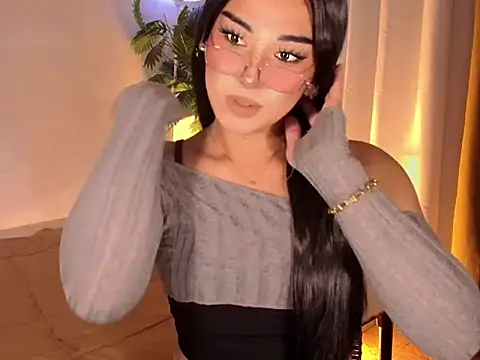 Snapshot of magnificent_kitana chatting on 05/27/26, 06:37 magnificent kitana online show from 05/27/26, 06:37