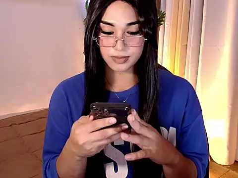 Snapshot of magnificent_kitana chatting on 05/20/26, 12:46 magnificent kitana online show from 05/20/26, 12:46