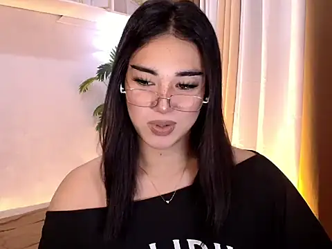 Snapshot of magnificent_kitana chatting on 05/10/26, 09:38 magnificent kitana online show from 05/10/26, 09:38