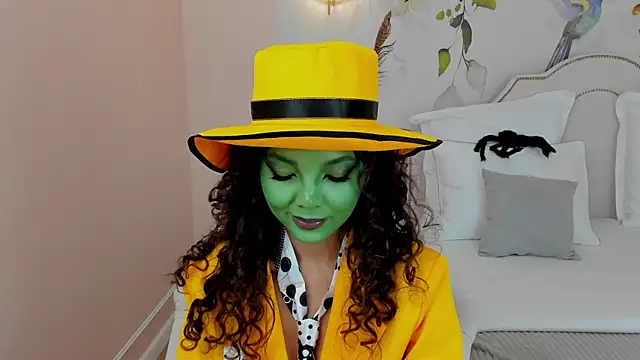 MargaretPeace online show from 11/01/25, 03:13