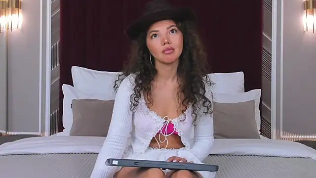 MargaretPeace online show from 04/02/26, 03:13