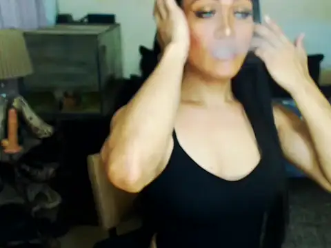 Snapshot of suzie_009 chatting on 12/04/25, 03:16 suzie 009 online show from 12/04/25, 03:16