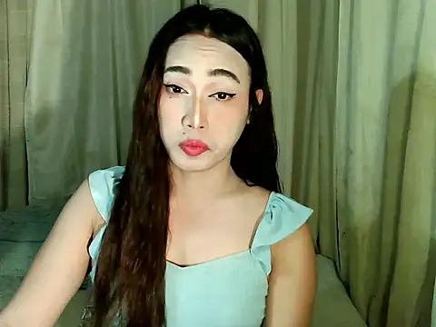 Snapshot of beatiful_lust chatting on 10/18/25, 11:12 beatiful lust online show from 10/18/25, 11:12