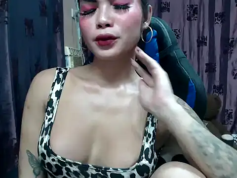 lucyheart777 online show from 09/15/25, 06:25
